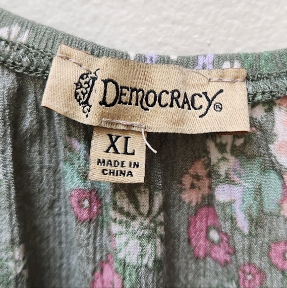 DEMOCRACY Crochet Detail Top Size XL - Picture 8 of 9
